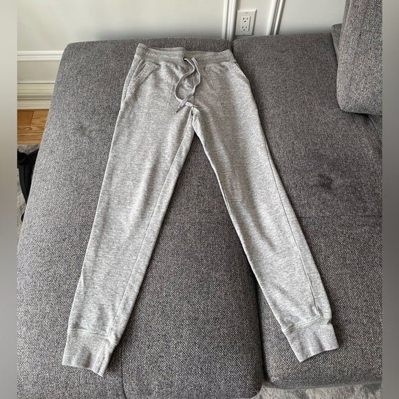 Uniqlo grey sweatpants - Picture 1 of 4